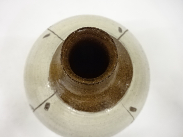  大樋焼　大樋年朗(十代大樋長左衛門)造　刷毛目　鳥文　花入